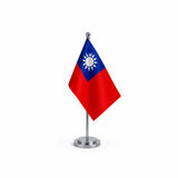 Drapeau bureau Taïwan modèle Argent avec mât et socle en acier inoxydable