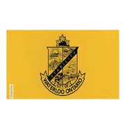 Drapeau waterloo polyester résistant avec œillets à gauche
