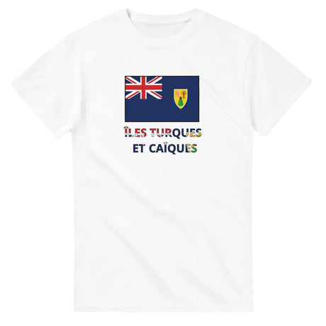 T-shirt drapeau îles turques-et-caïques en texte - pixelforma